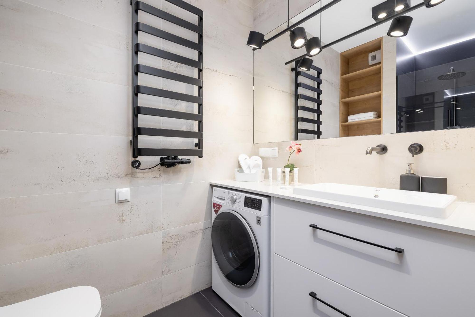 Bright Apartment In Krakow With Garden, Air Conditioning, Parking And Desk By Renters Prestige Εξωτερικό φωτογραφία