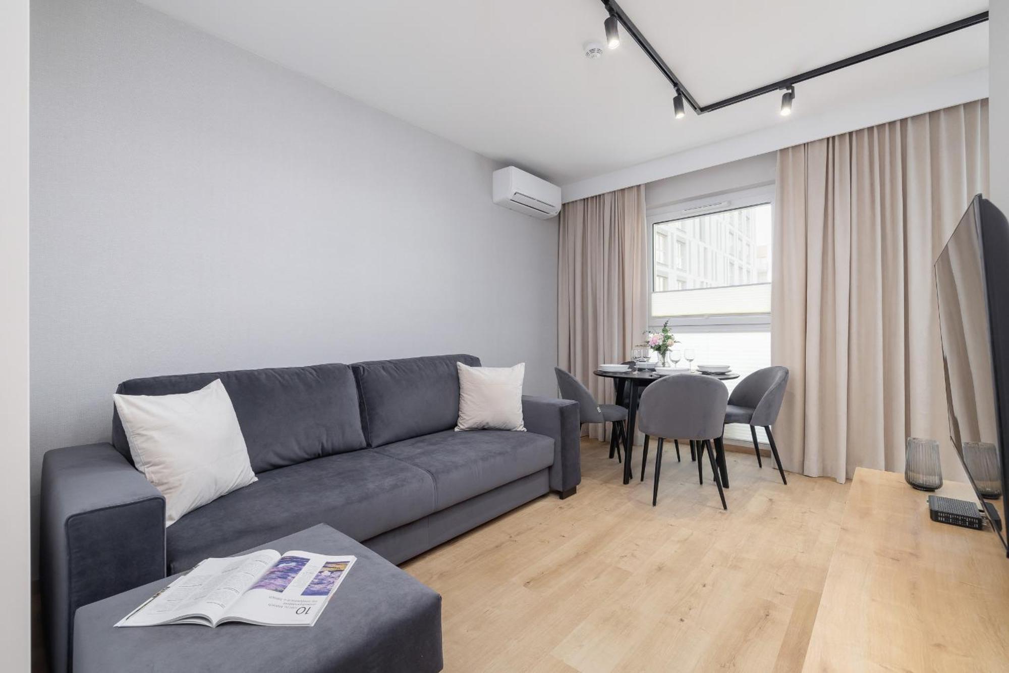 Bright Apartment In Krakow With Garden, Air Conditioning, Parking And Desk By Renters Prestige Εξωτερικό φωτογραφία