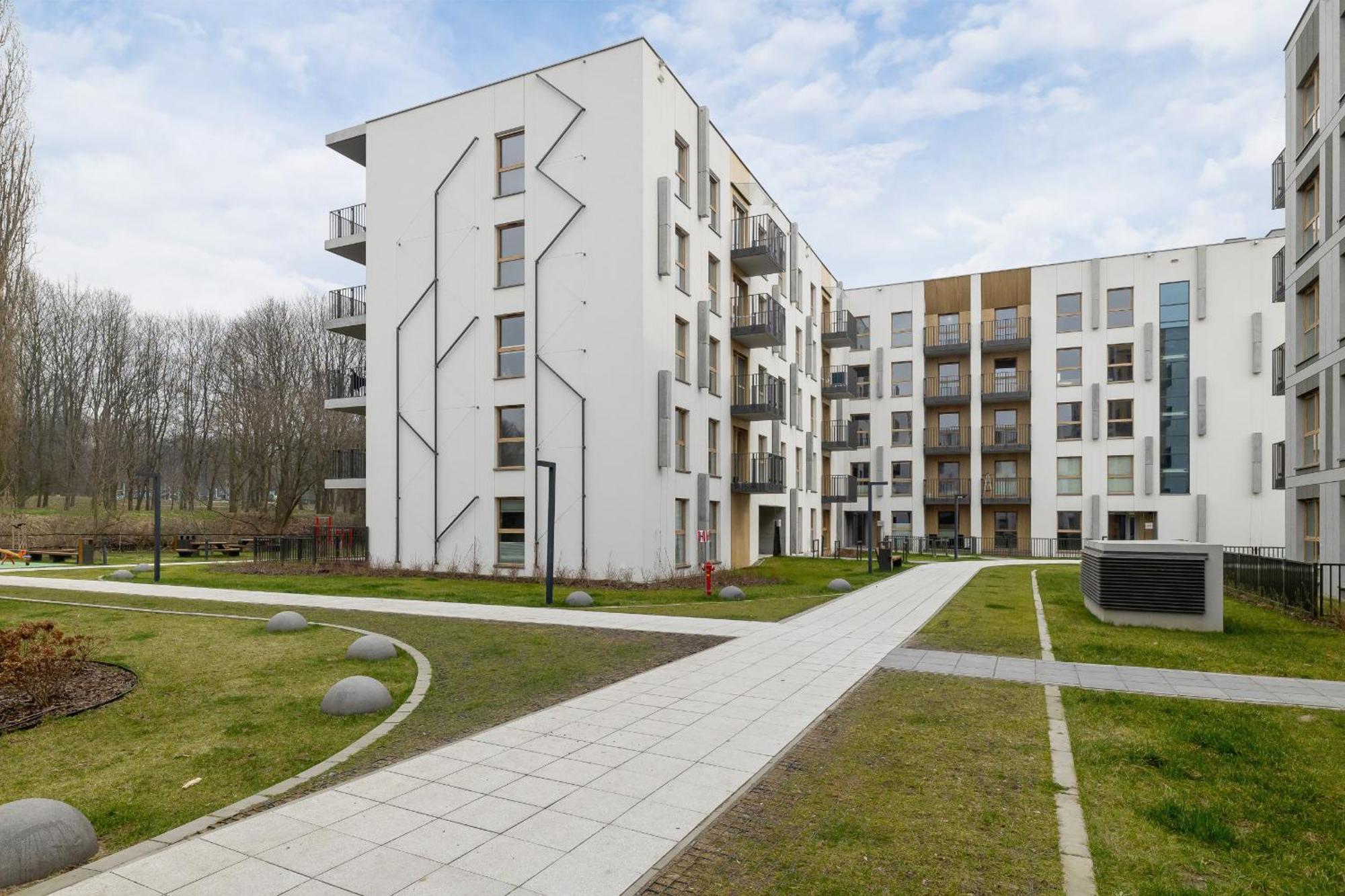Bright Apartment In Krakow With Garden, Air Conditioning, Parking And Desk By Renters Prestige Εξωτερικό φωτογραφία