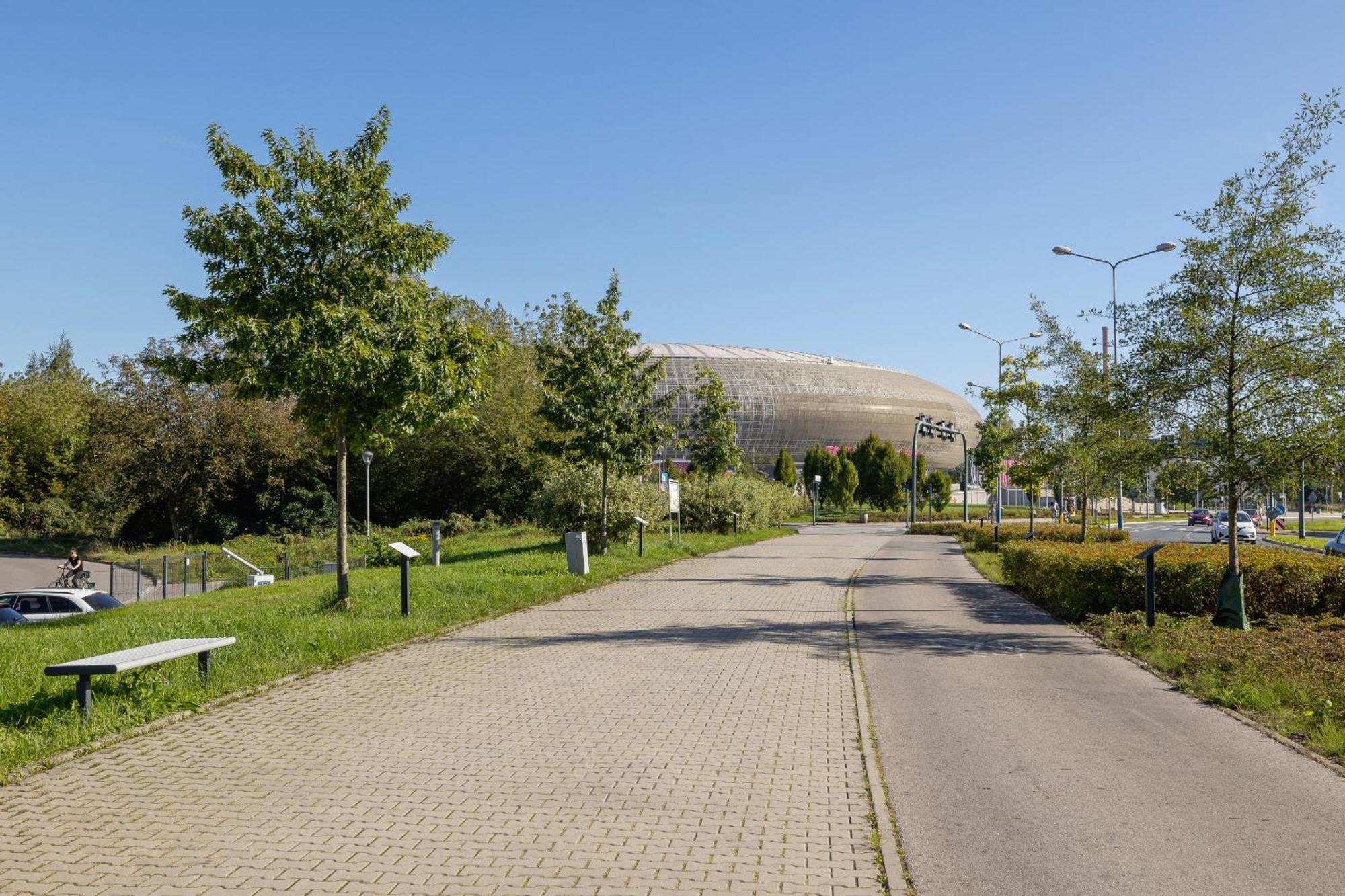 Bright Apartment In Krakow With Garden, Air Conditioning, Parking And Desk By Renters Prestige Εξωτερικό φωτογραφία